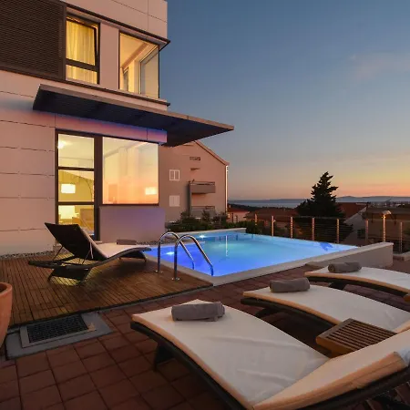Swanky In With Sauna Jacuzzi And Mountain Views *